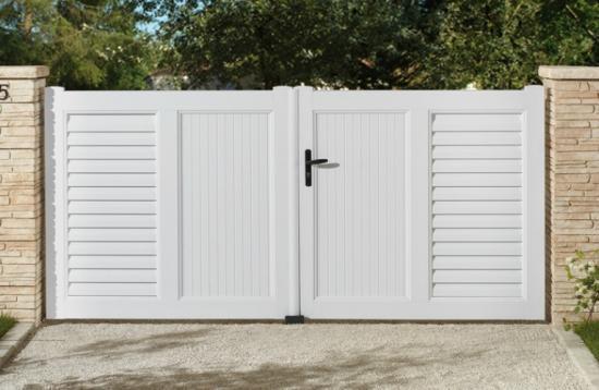 Portails en pvc blanc à Saint-Philbert-de-Grand-Lieu