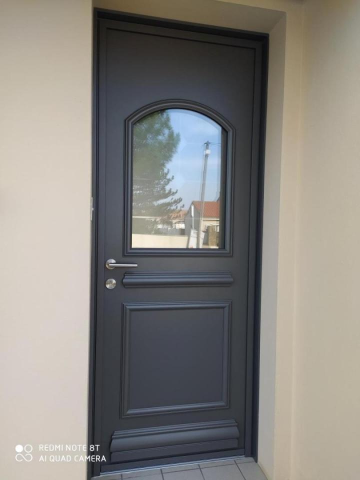 Portes d'entrée classique à Saint-Philbert-de-Grand-Lieu